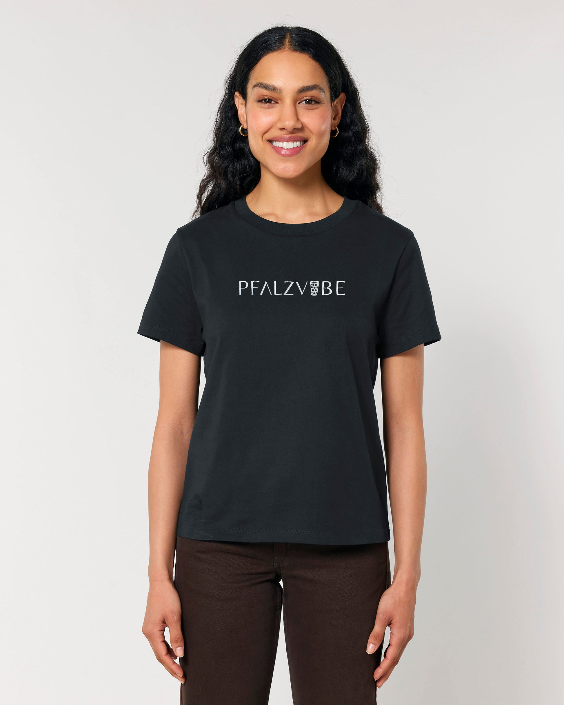 PFALZVIBE Logo-Stick Damenshirt – Frontansicht – Bio Pfaelzer Streetwear | PFALZVIBE