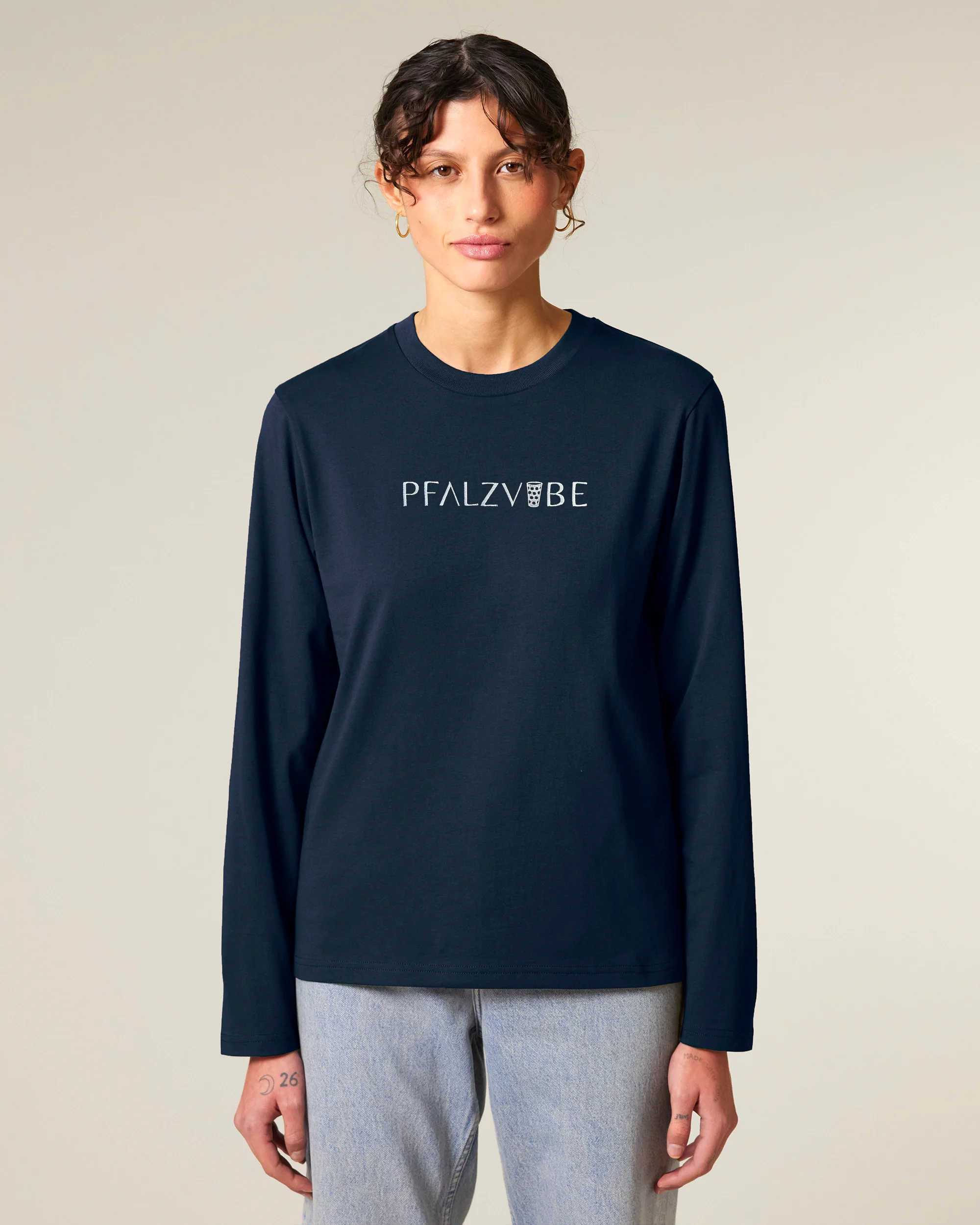 PFALZVIBE Premium Stick Langarmshirt – Produktbild – Bio Pfaelzer Streetwear | PFALZVIBE
