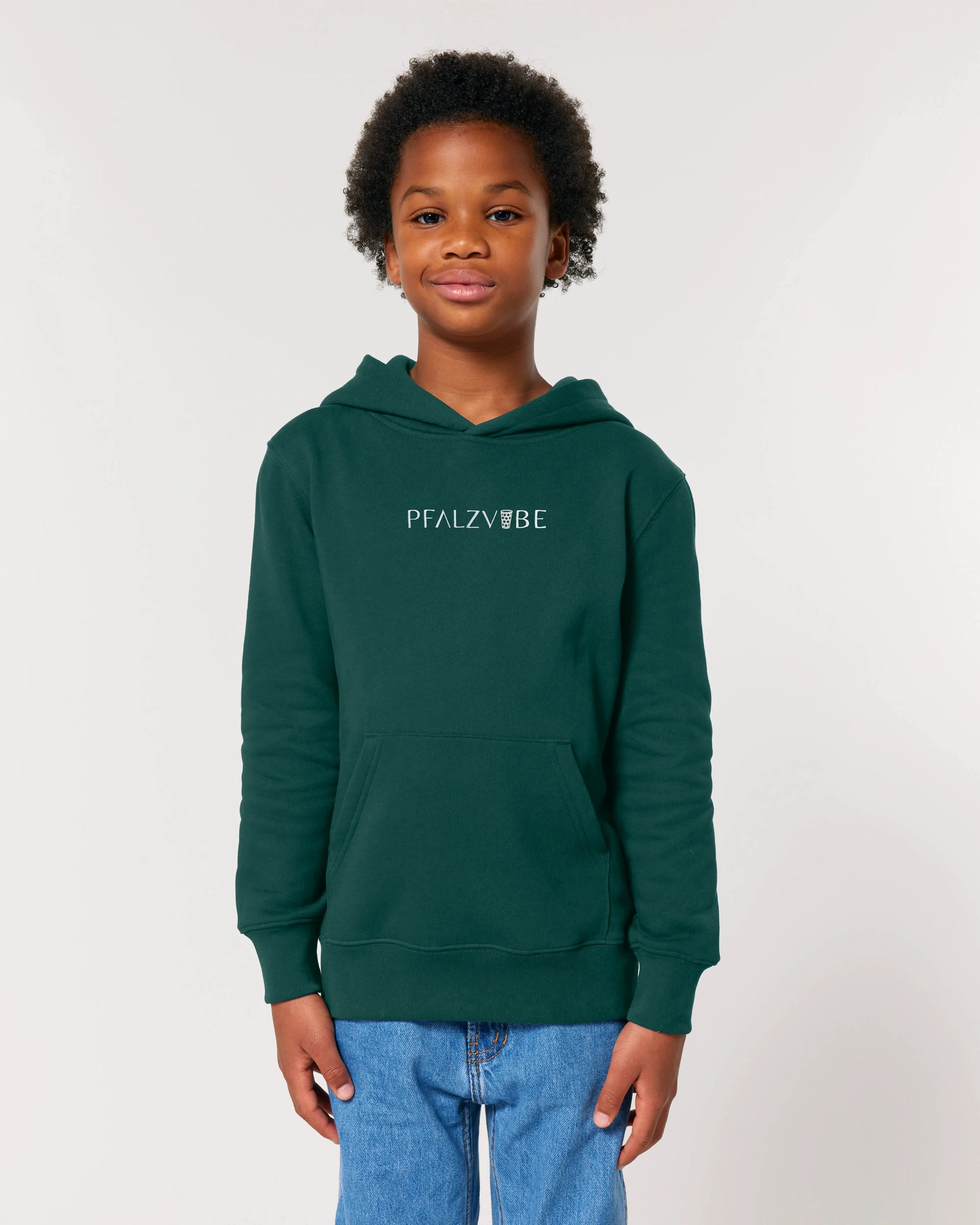 PFALZVIBE Premium Stick Kinder Hoodie – Produktbild – Bio Pfaelzer Streetwear | PFALZVIBE