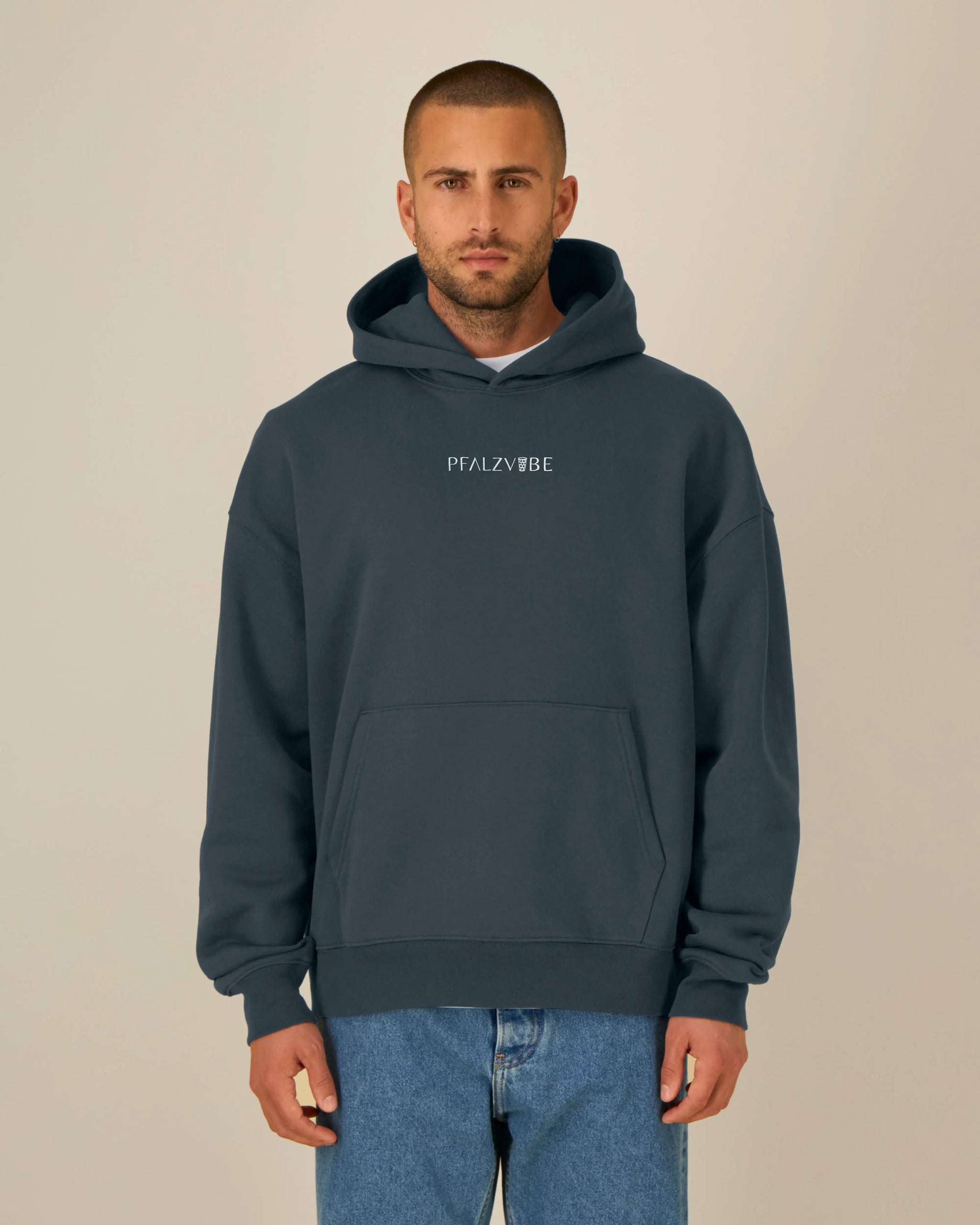 Pfalz DNA Hoodie – Produktbild – Bio Pfaelzer Streetwear | PFALZVIBE