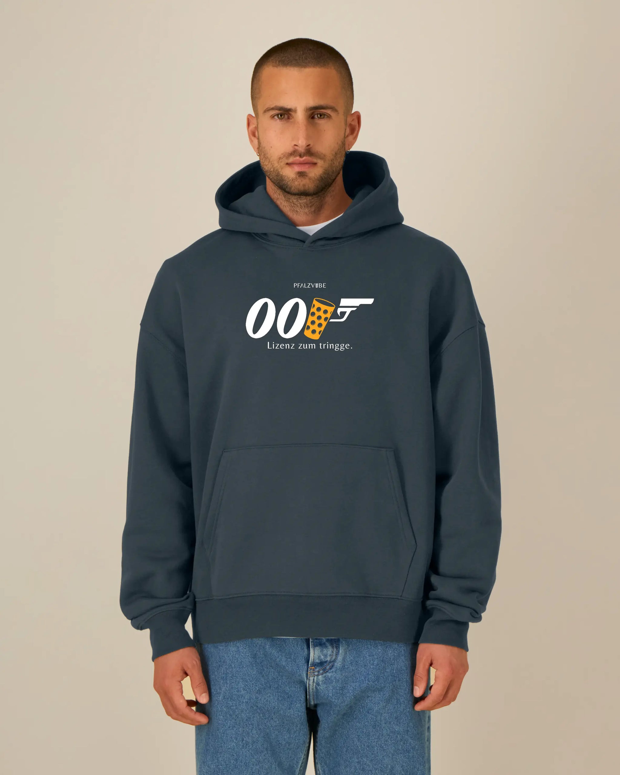 00Schorle Hoodie - Lizenz zum tringge. – Rueckansicht – Bio Pfaelzer Streetwear | PFALZVIBE