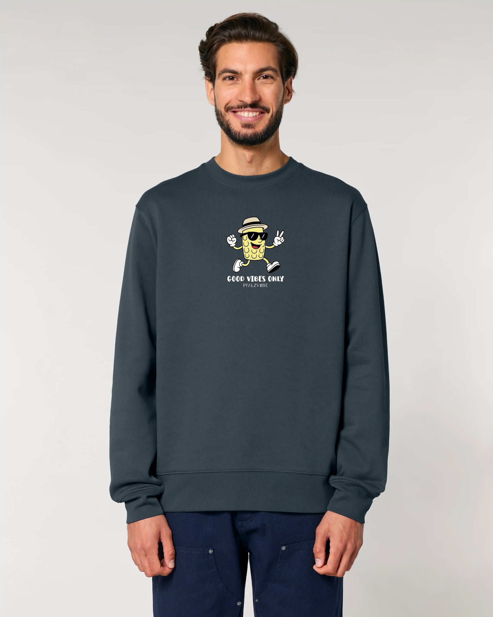Good Vibes Only Pullover – Frontansicht – Bio Pfaelzer Streetwear | PFALZVIBE