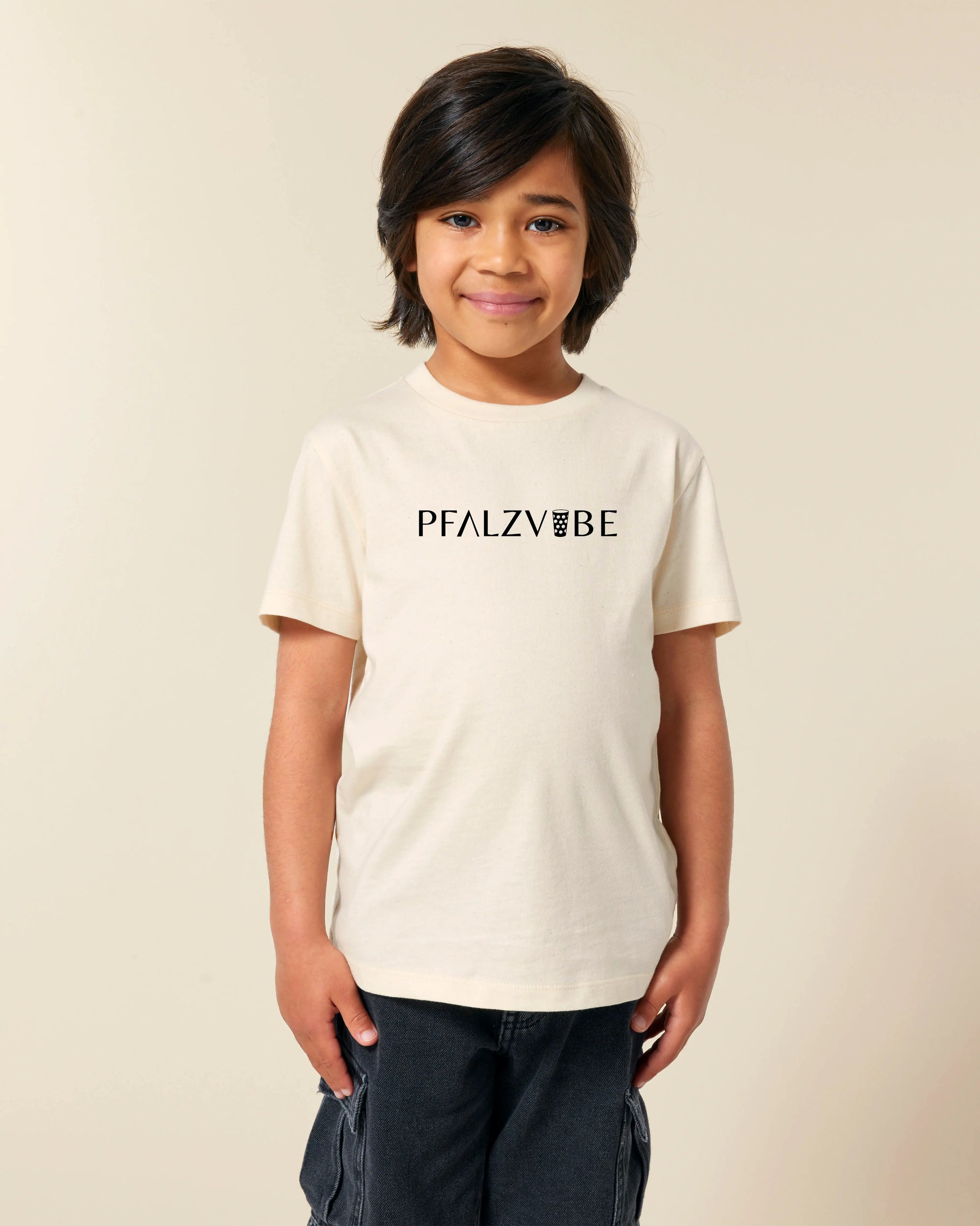 PFALZVIBE Classic Kinder T-Shirt – Detailansicht – Bio Pfaelzer Streetwear | PFALZVIBE