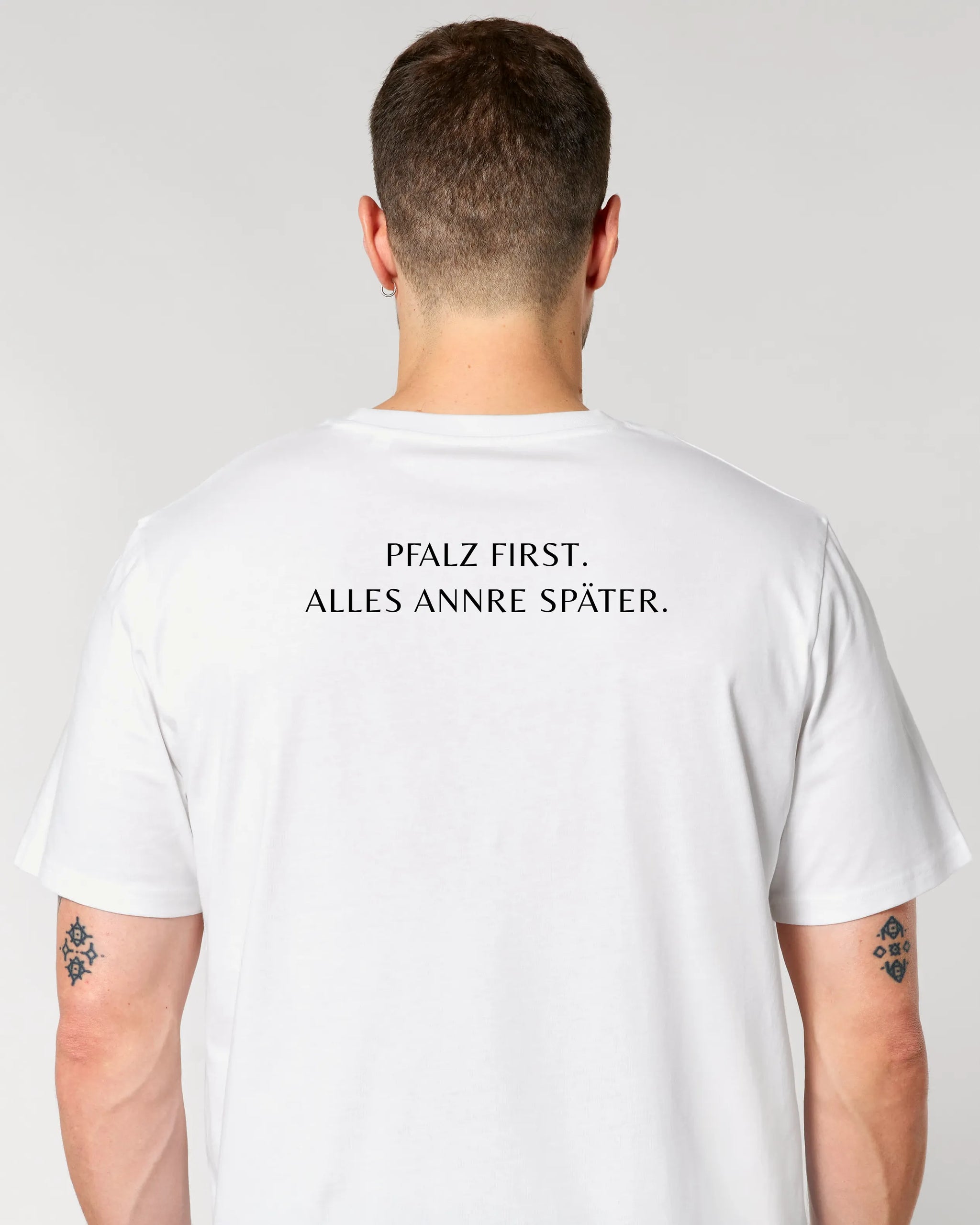 WOIWÄRTS Pfalz First T-Shirt – Produktbild – Bio Pfaelzer Streetwear | PFALZVIBE